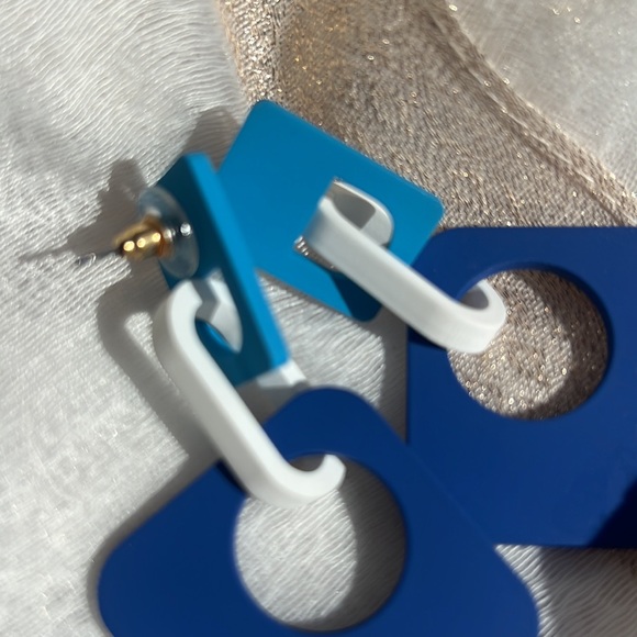 Drop Earings - Picture 5 of 5